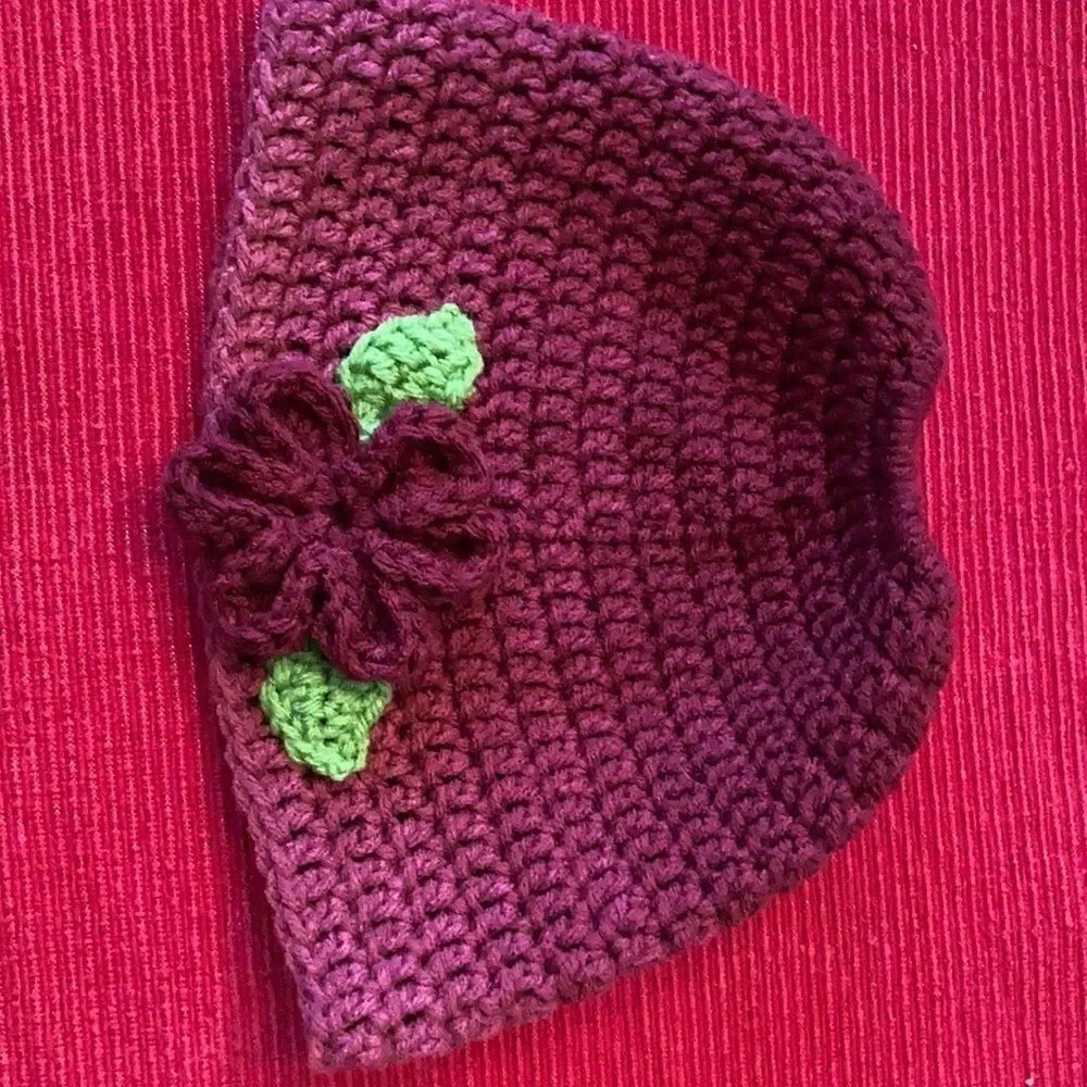 NWT Angela’s Designs hand crocheted ponytail hat beautiful variegated raspberry